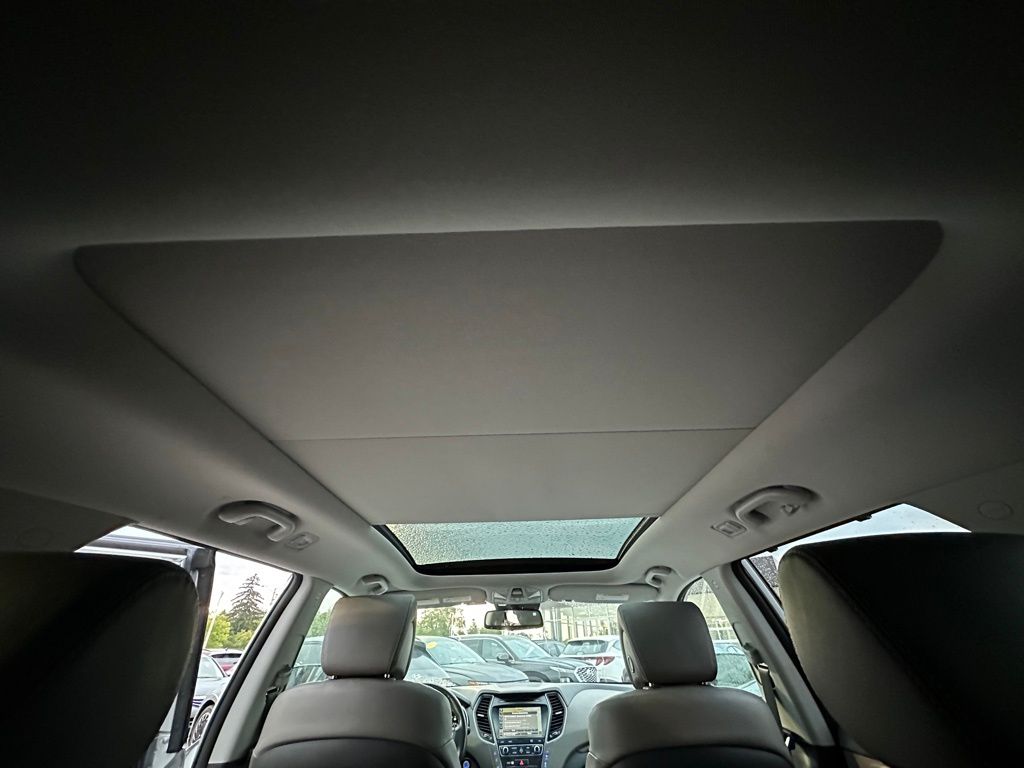 2017 Hyundai Santa Fe Limited Ultimate photo 9
