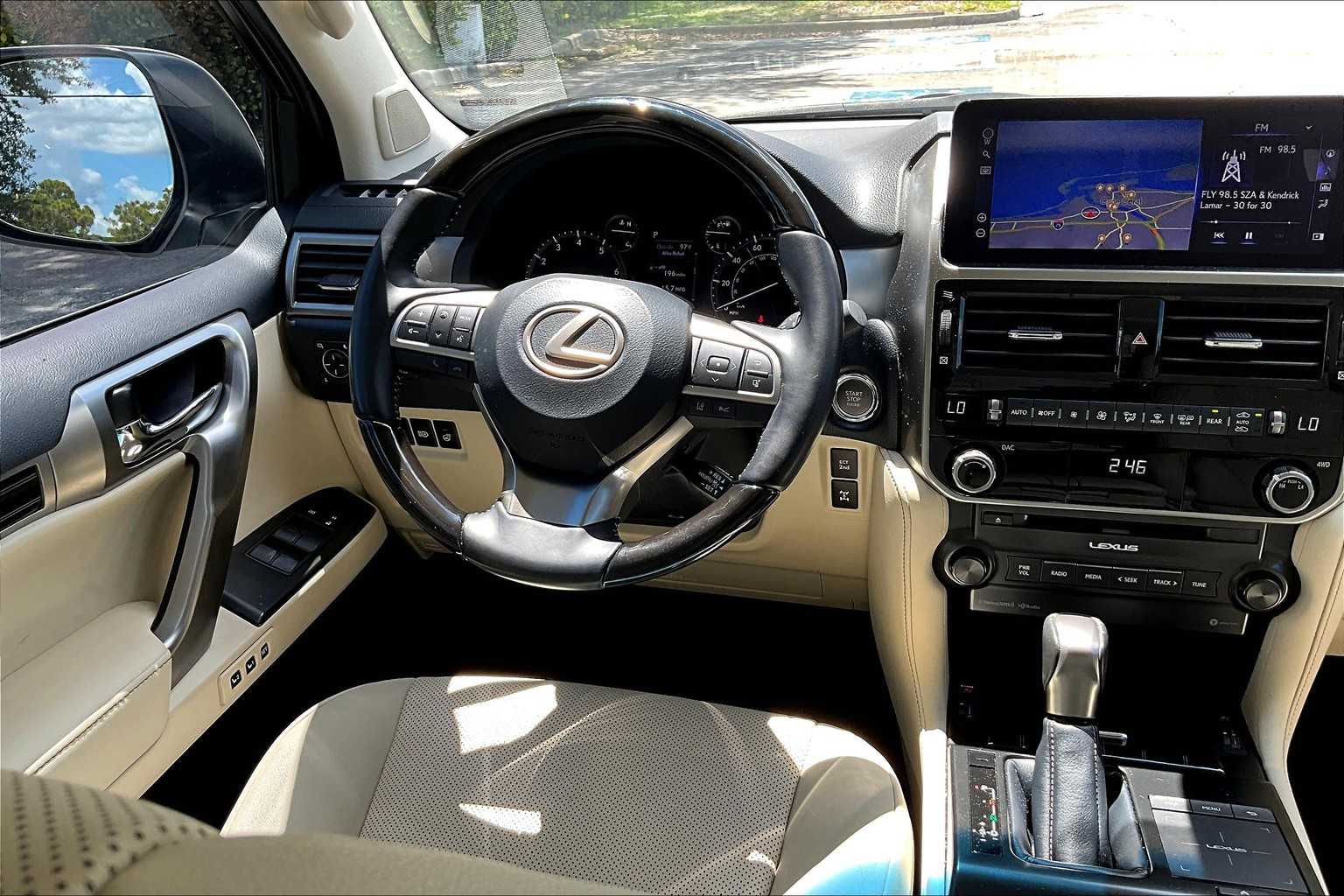 2023 Lexus GX 460 Premium photo 4