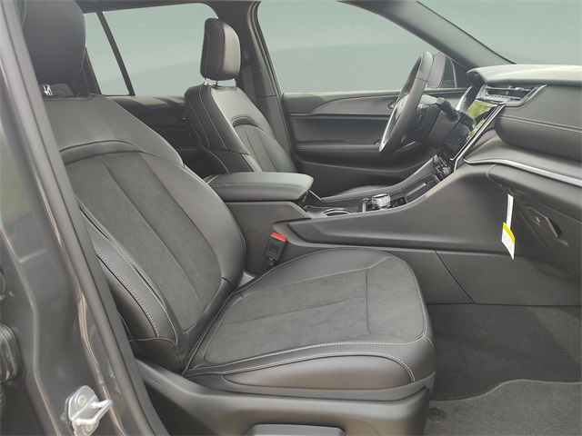 2025 Jeep Grand Cherokee Altitude X photo 26