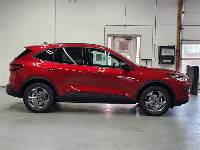 2025 Ford Escape ST-Line photo 3