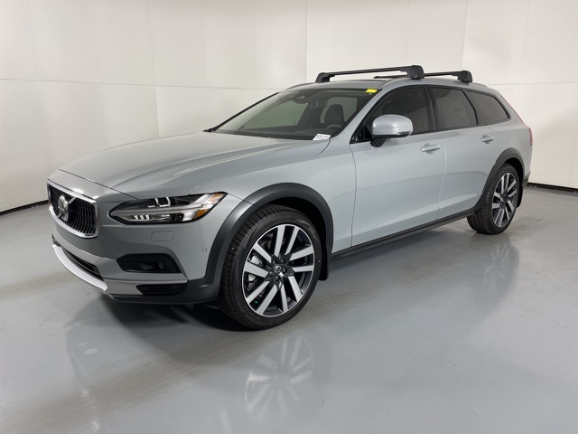 2025 Volvo V90 Cross Country B6 photo 4