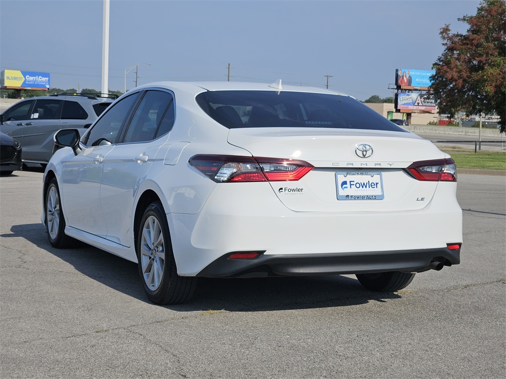 2022 Toyota Camry LE photo 3