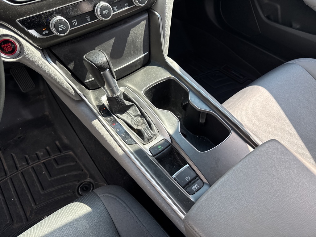 2018 Honda Accord LX photo 8