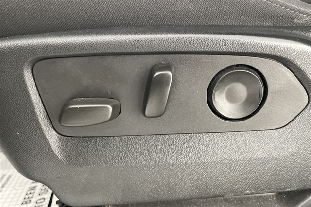 2022 Chevrolet Silverado 1500 LT photo 3