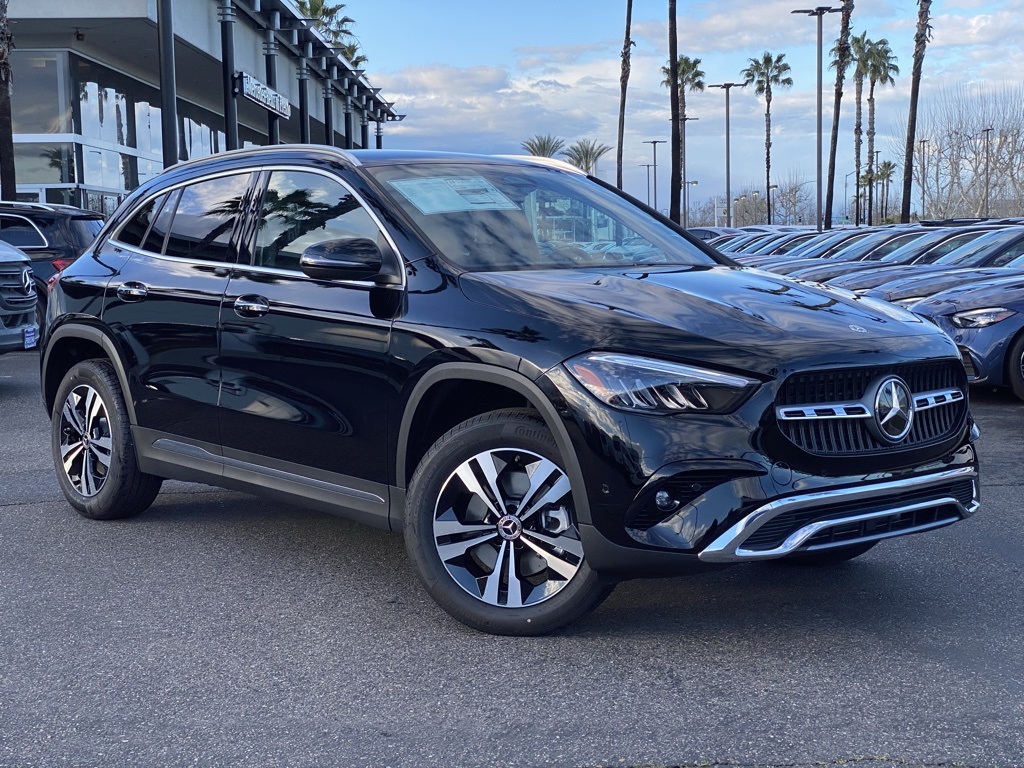 New 2025 Black Mercedes-Benz GLA 250 image 1