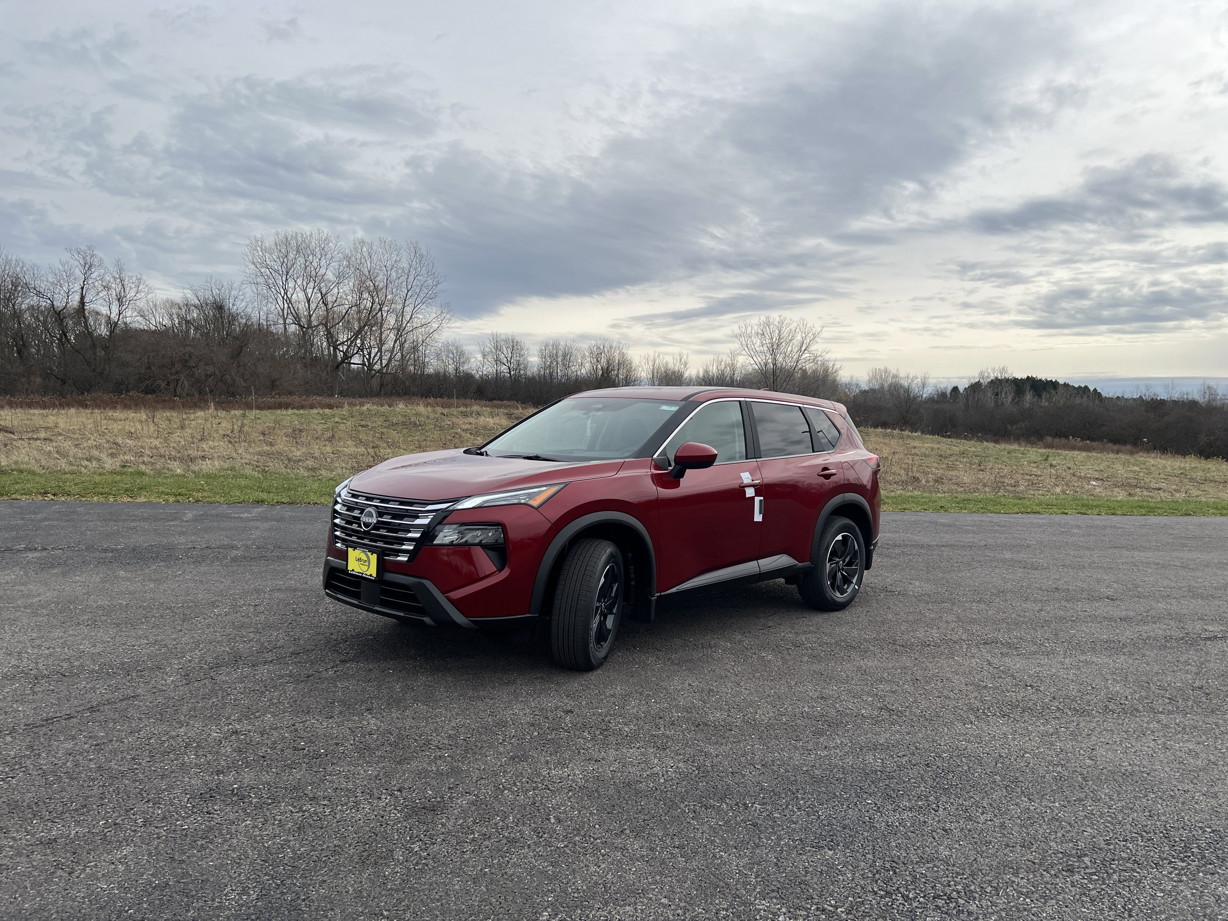 2026 Nissan Rogue SV's photo