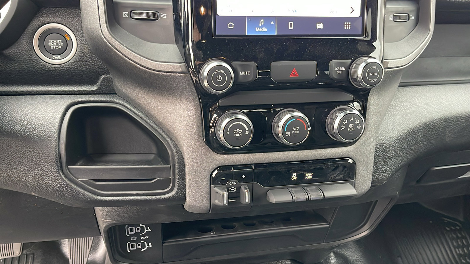 2025 Ram 2500 Tradesman photo 18