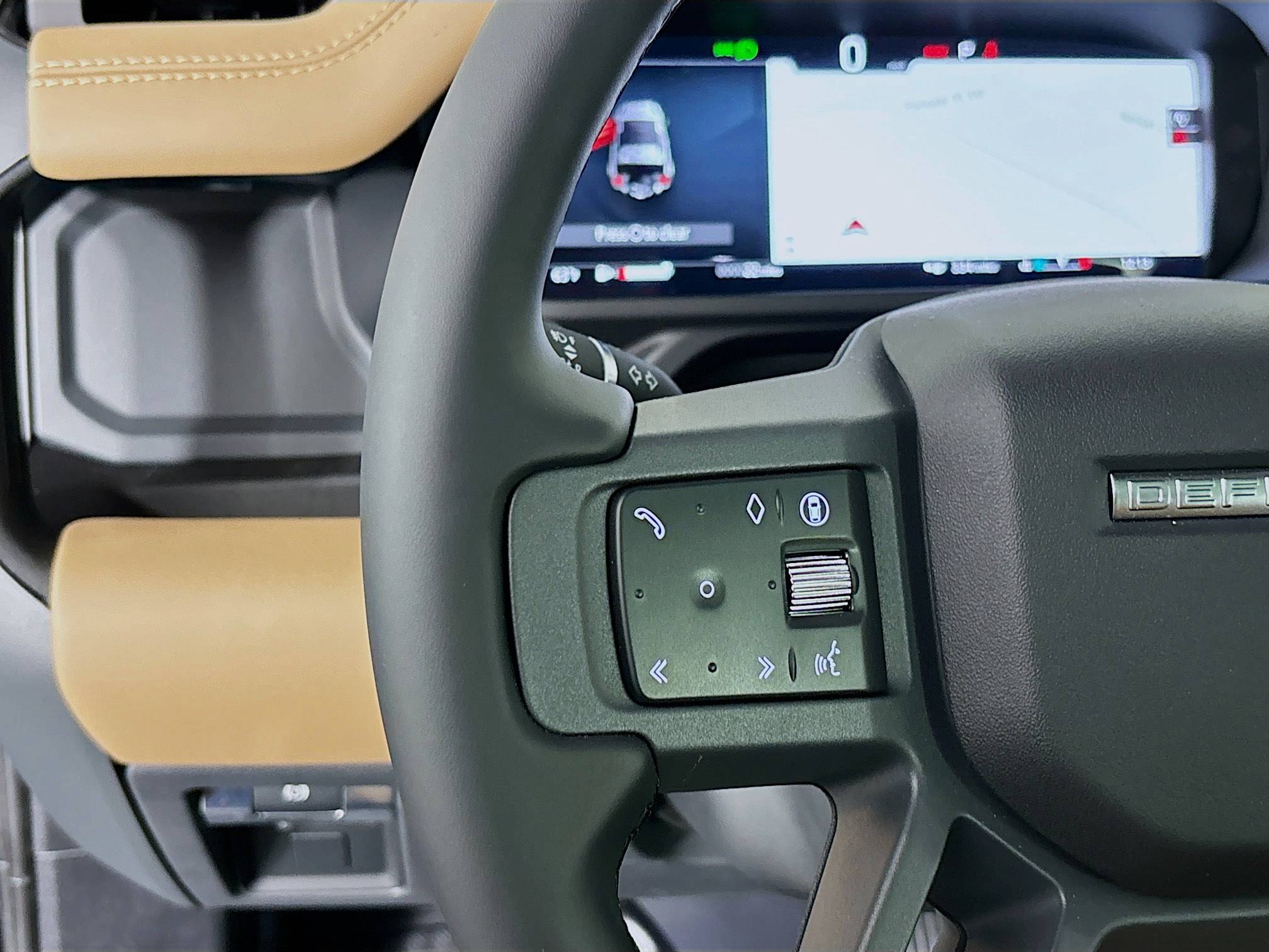 2025 Land Rover Defender 90 X-Dynamic SE photo 9