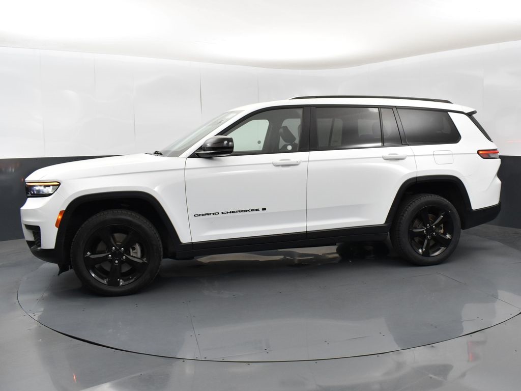 2023 Jeep Grand Cherokee Altitude photo 3