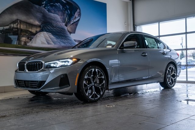 2026 BMW 3 Series 330i's photo