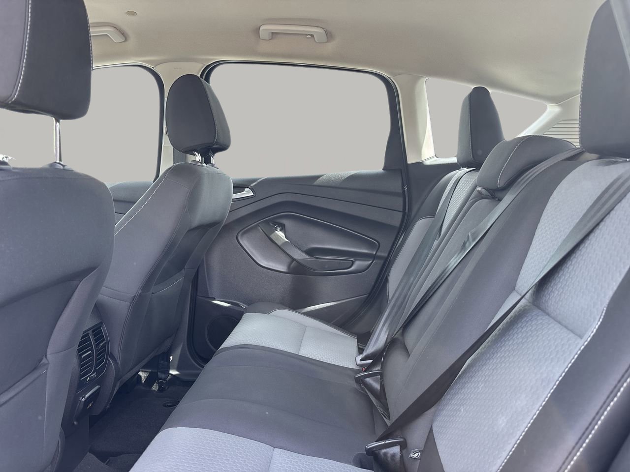 2017 Ford C-Max Hybrid SE photo 11