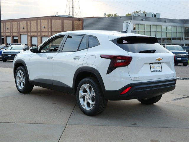 2026 Chevrolet Trax LS photo 4