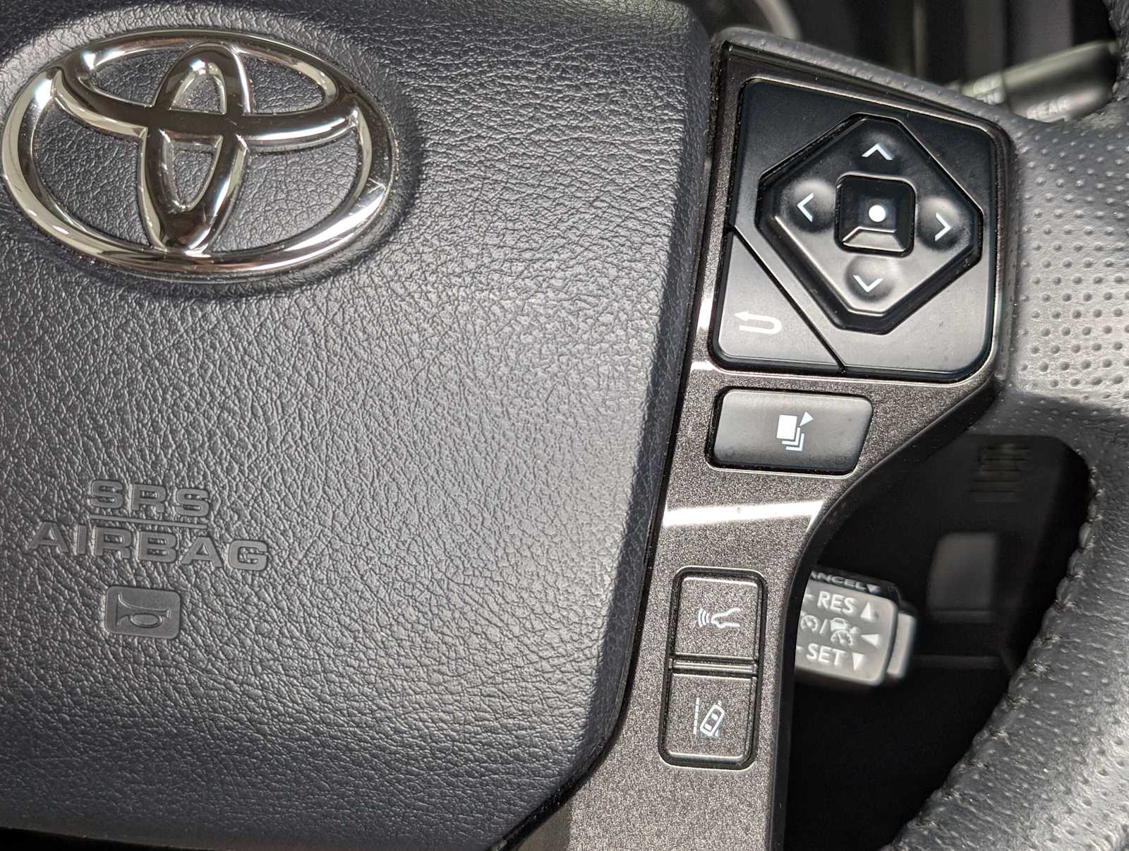 2020 Toyota 4Runner Nightshade Edition photo 32