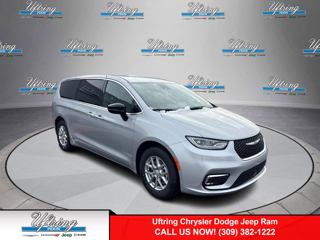 2026 Chrysler Pacifica Select's photo