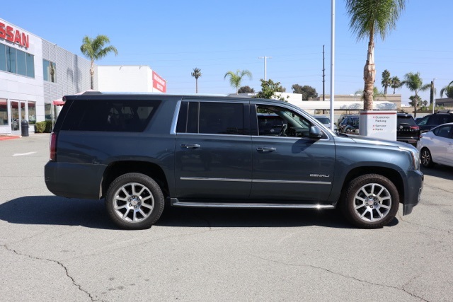 2019 Gmc Yukon XL Denali photo 2