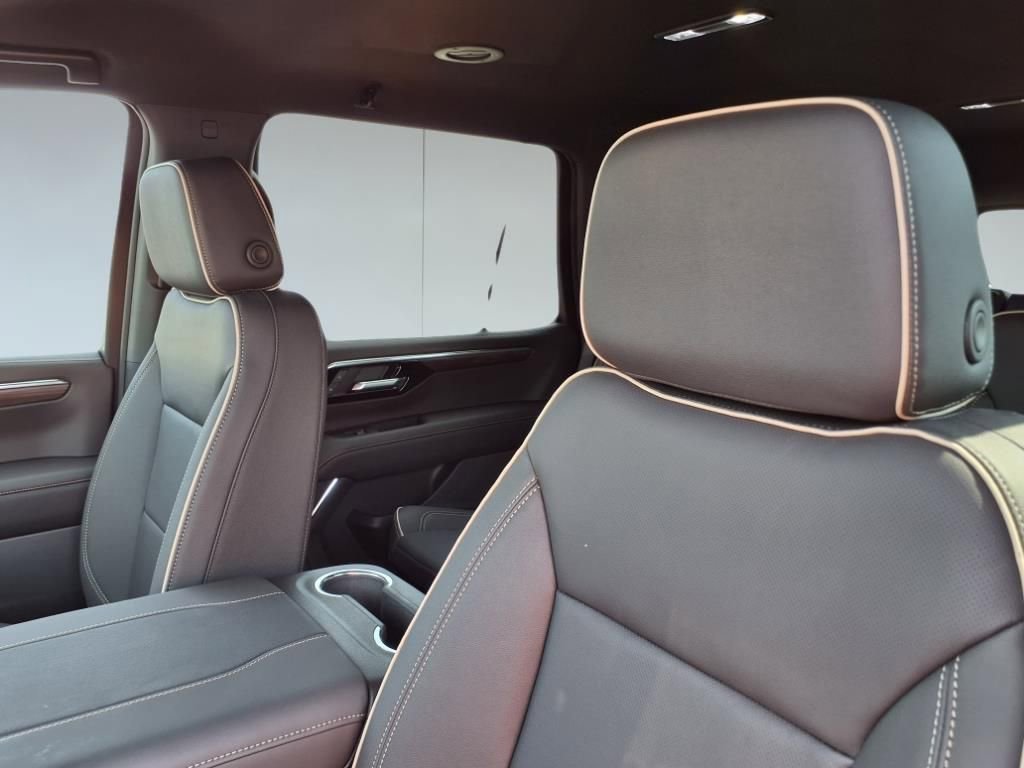 2025 Chevrolet Tahoe Premier photo 20