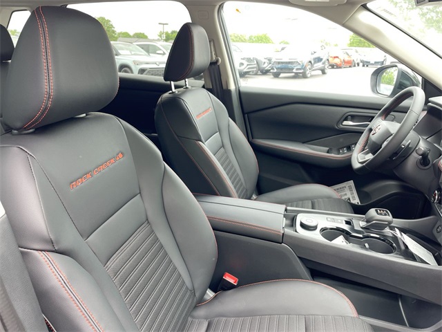 2025 Nissan Rogue SV photo 23
