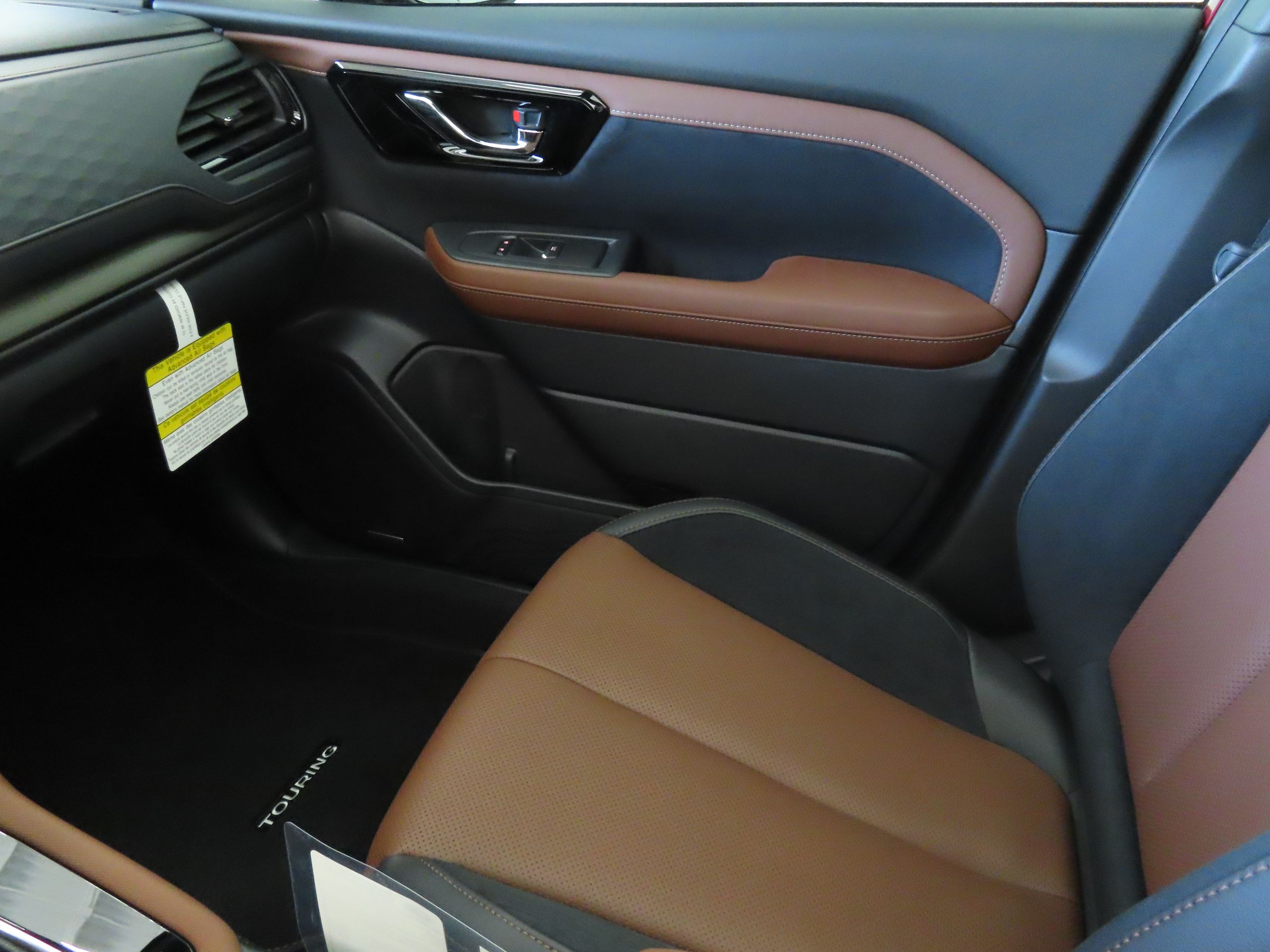 2025 Subaru Forester Touring photo 18