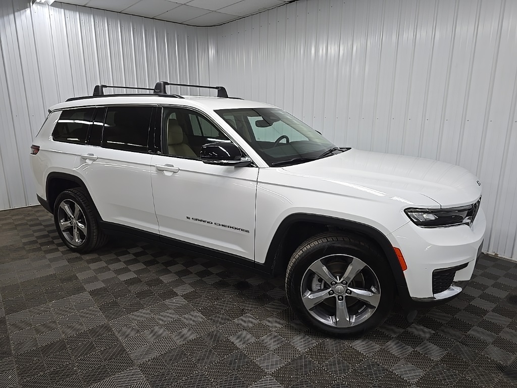 2022 Jeep Grand Cherokee Limited photo 3
