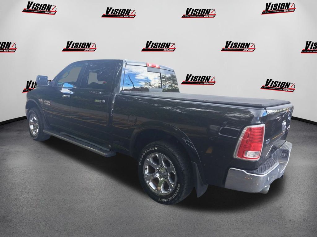 2017 Ram 1500 Laramie photo 4
