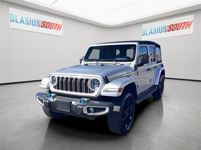 2024 Jeep Wrangler Sahara 4xe photo 6