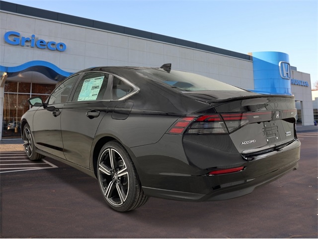 2025 Honda Accord Hybrid Sport photo 2