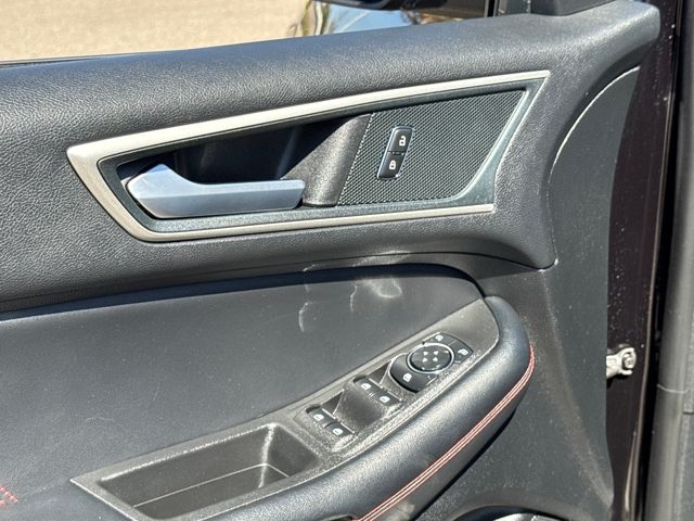 2024 Ford Edge ST photo 3