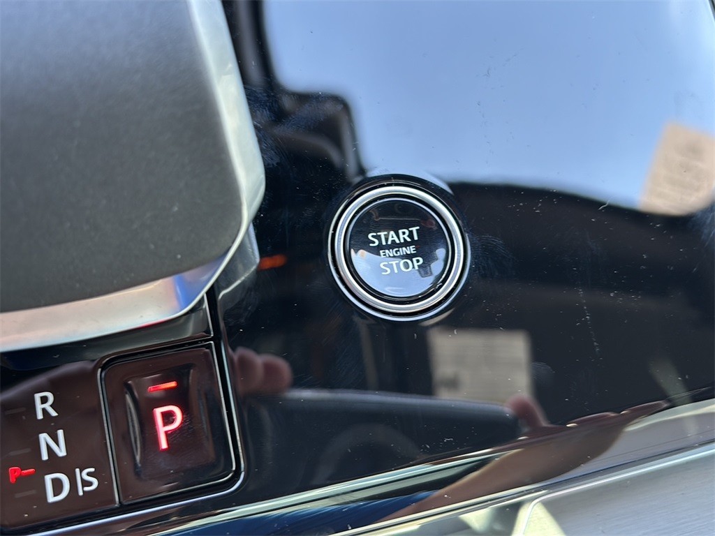 2025 Land Rover Range Rover Sport SE photo 16