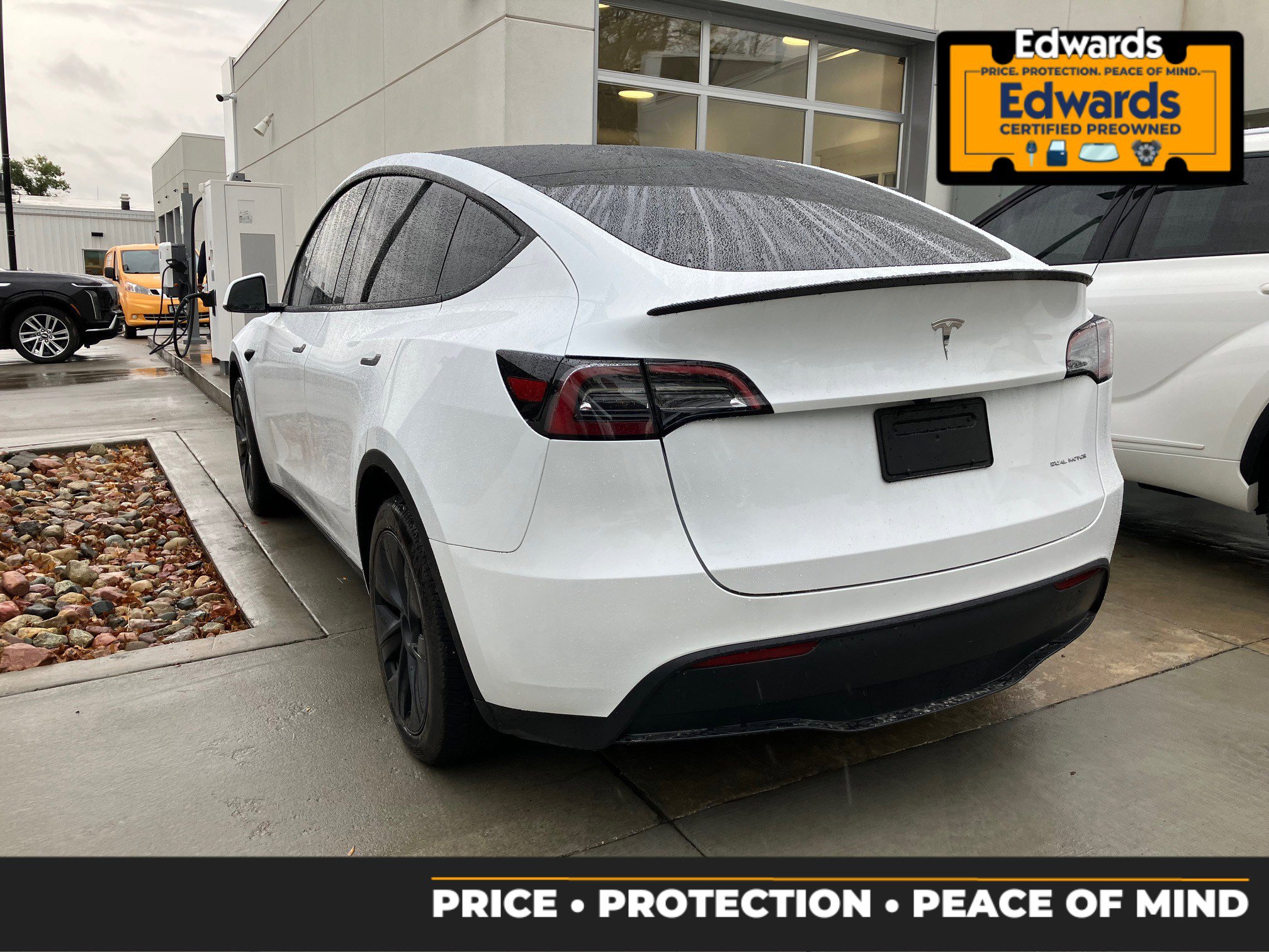 2024 Tesla Model Y Long Range photo 4