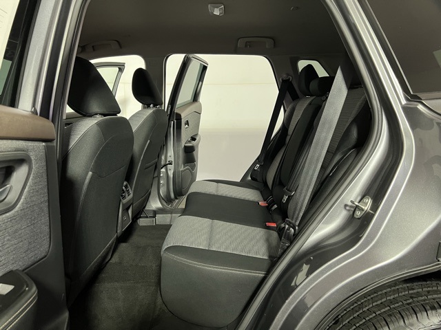 2023 Nissan Rogue SV photo 23