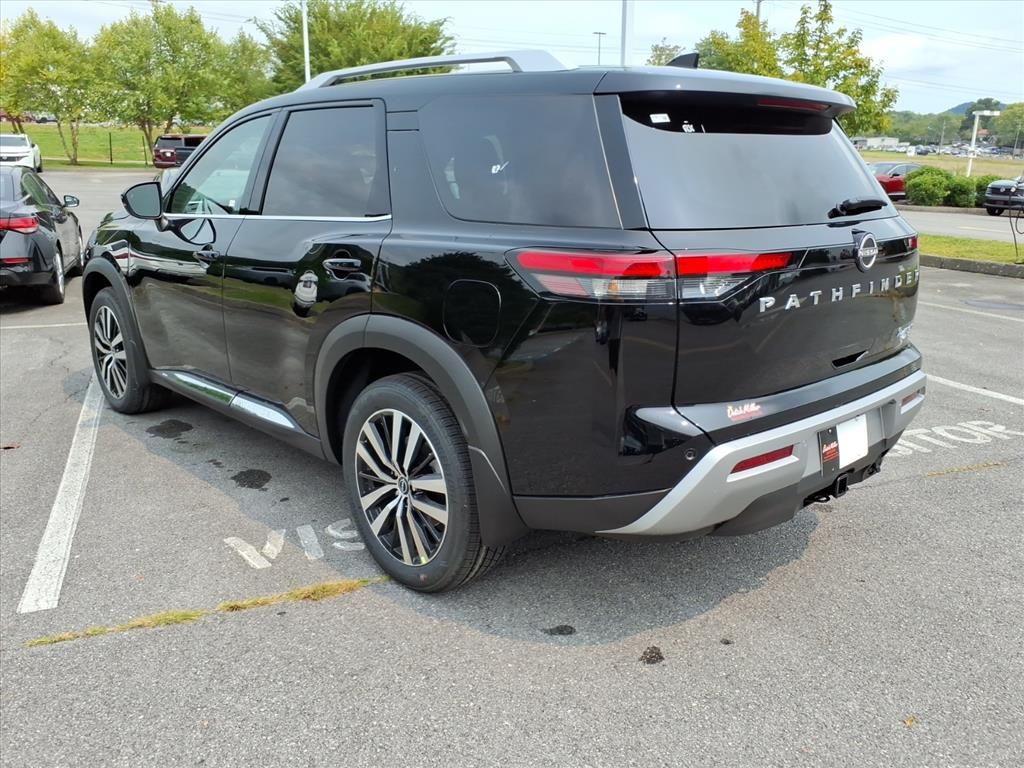 2025 Nissan Pathfinder Platinum photo 5