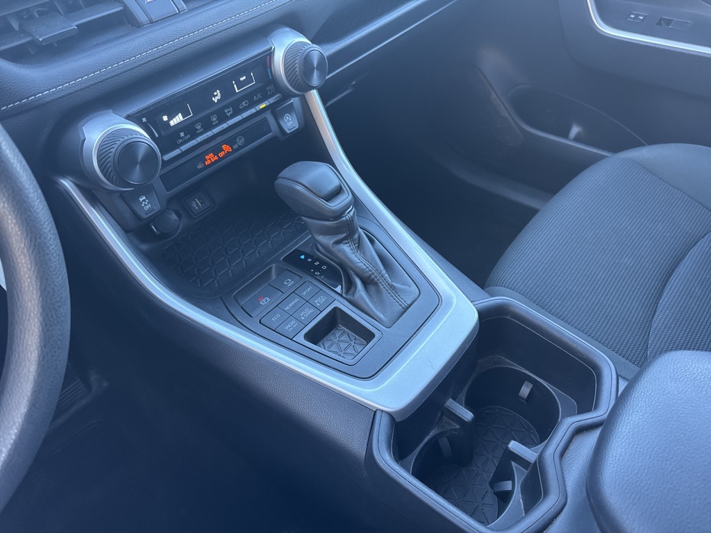 2024 Toyota RAV4 LE photo 14