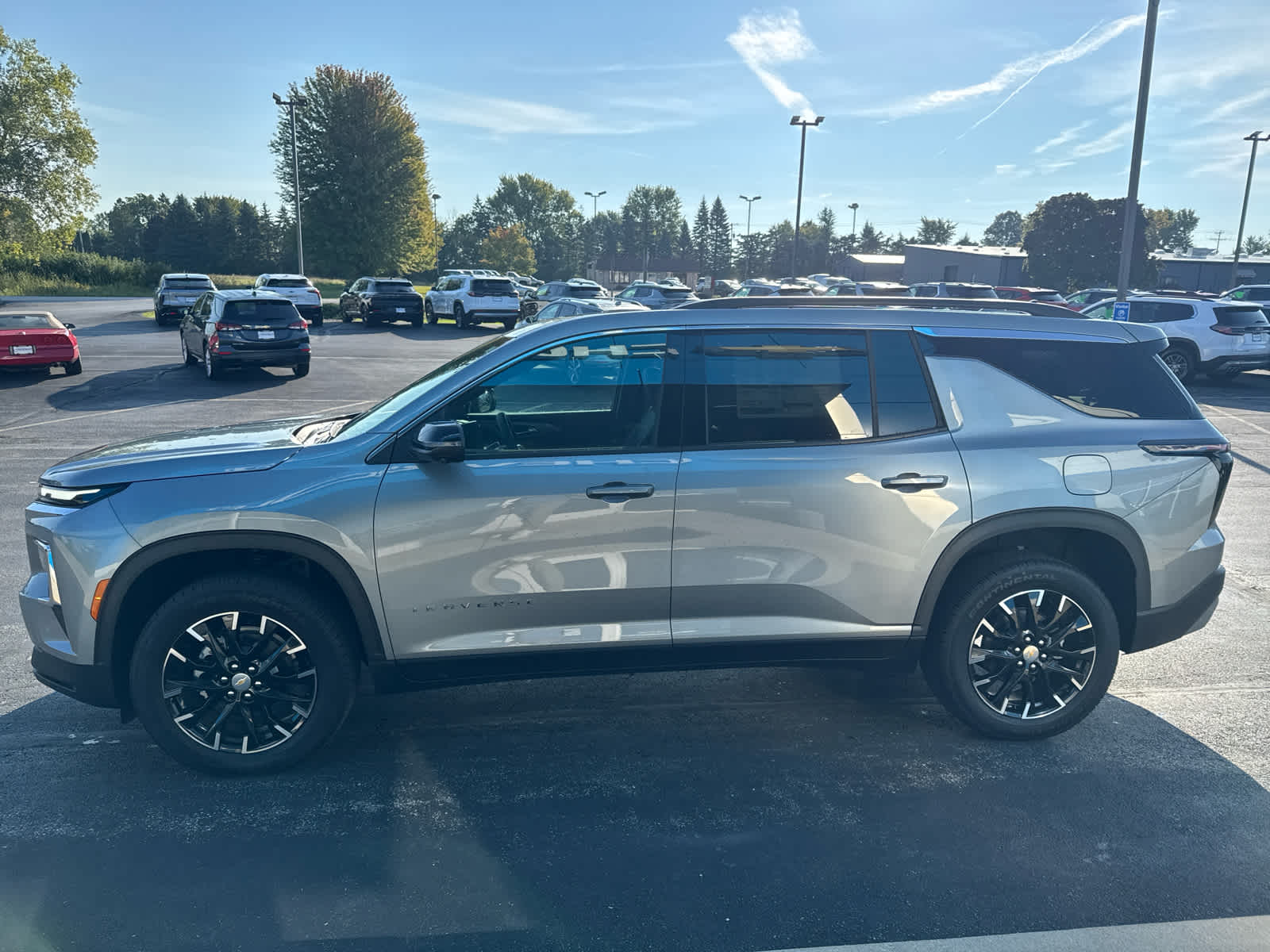 2025 Chevrolet Traverse photo 12