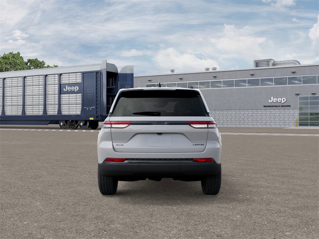 2025 Jeep Grand Cherokee Limited photo 3