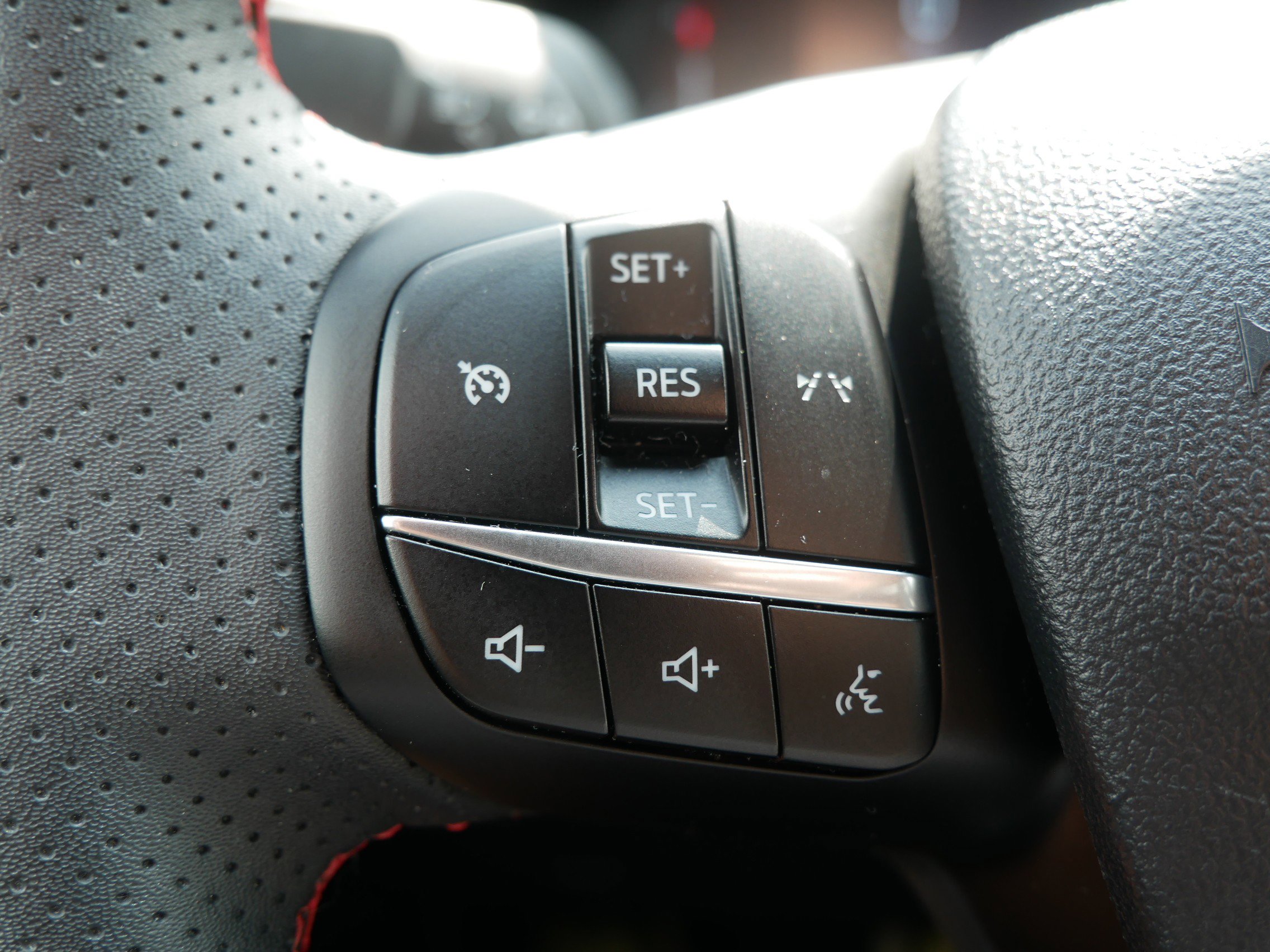 2024 Ford Escape ST-Line photo 22