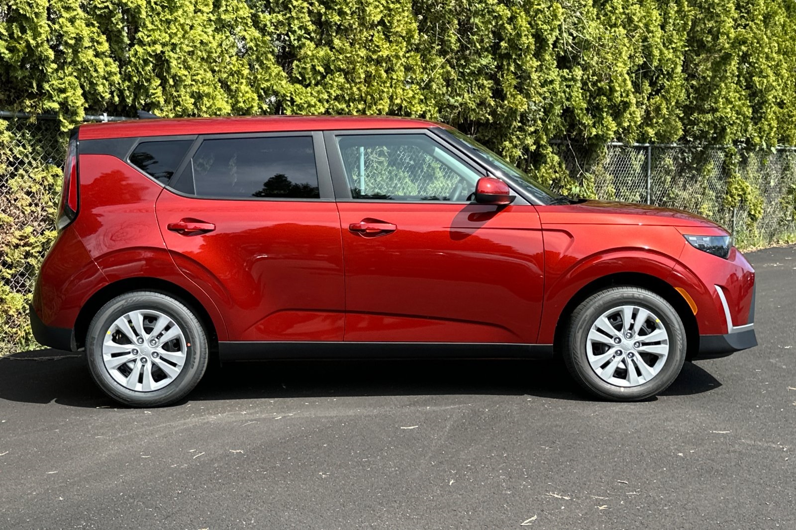 2025 Kia Soul LX photo 2