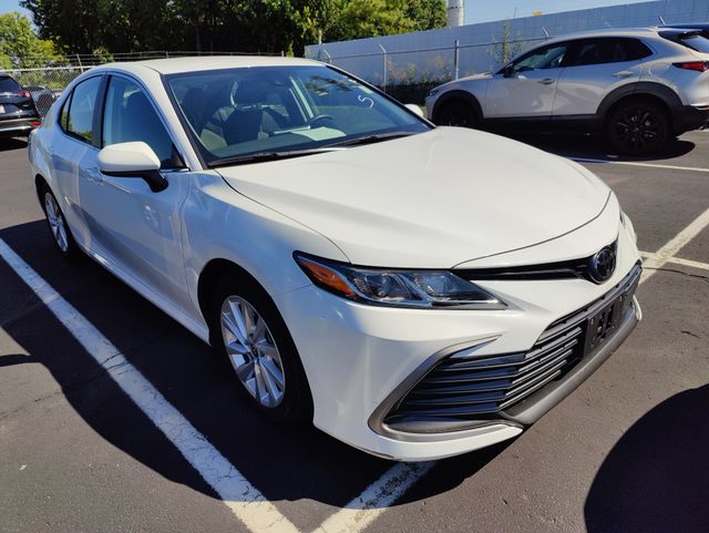 2024 Toyota Camry LE photo 2