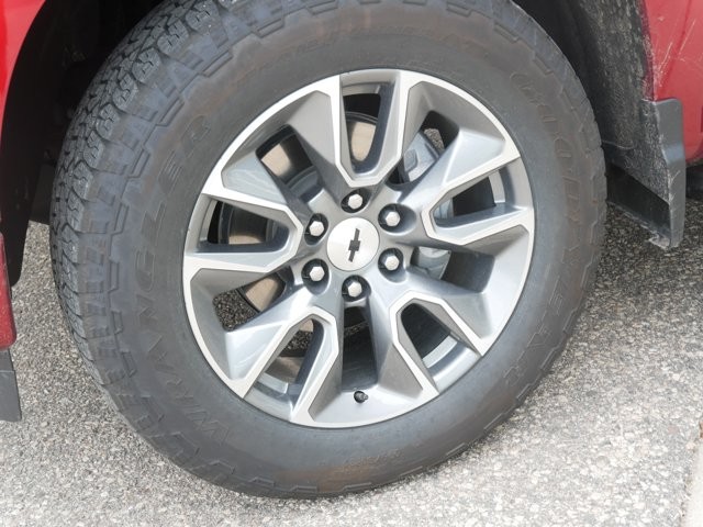 2024 Chevrolet Silverado 1500 RST photo 5
