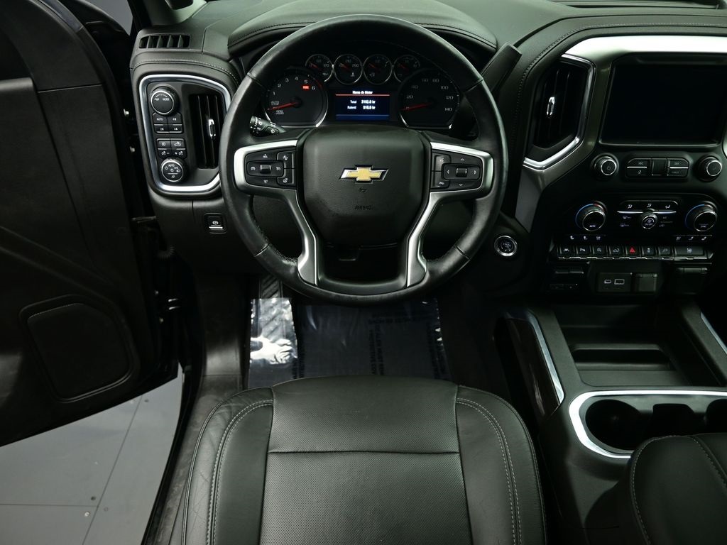2020 Chevrolet Silverado 1500 LTZ photo 2