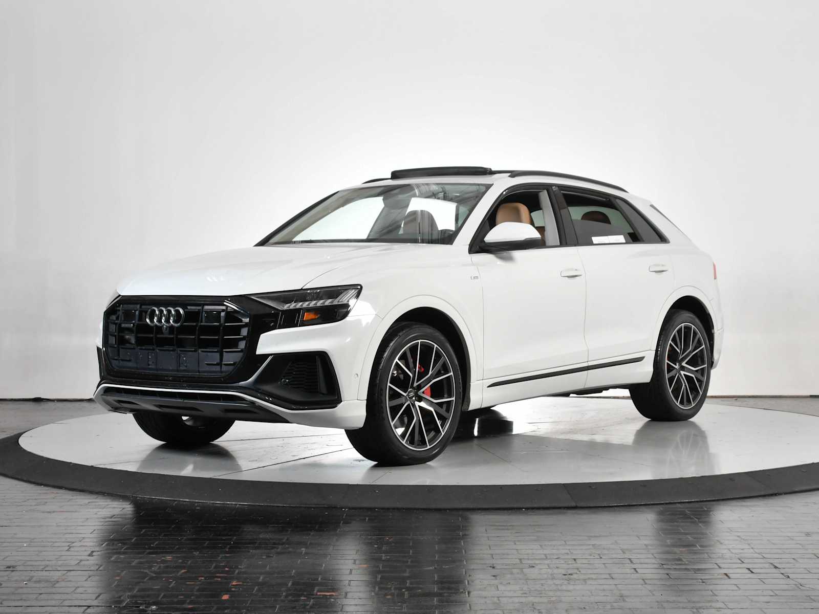 2019 Audi Q8 Prestige's photo