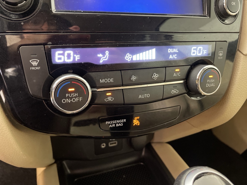 2020 Nissan Rogue SV photo 26