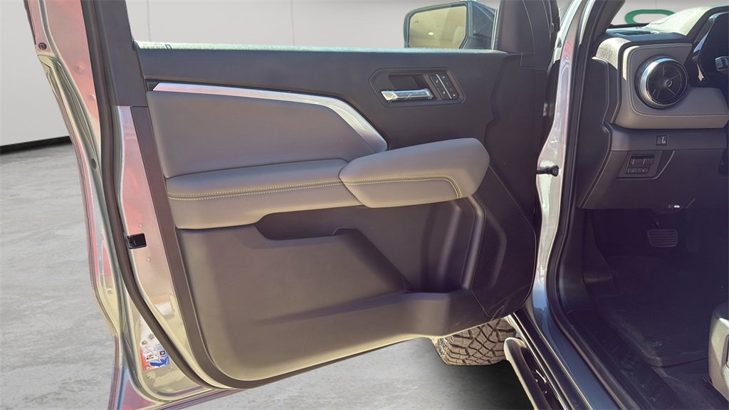 2026 Chevrolet Colorado ZR2 photo 45