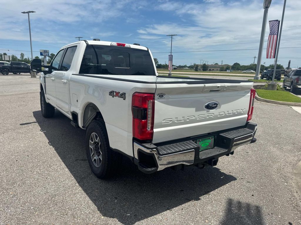 2025 Ford F-250 Lariat photo 4