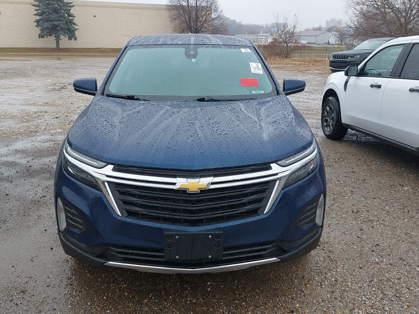 2023 Chevrolet Equinox LT photo 2