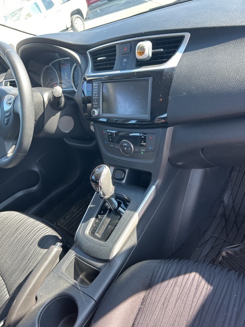 2019 Nissan Sentra SV photo 9
