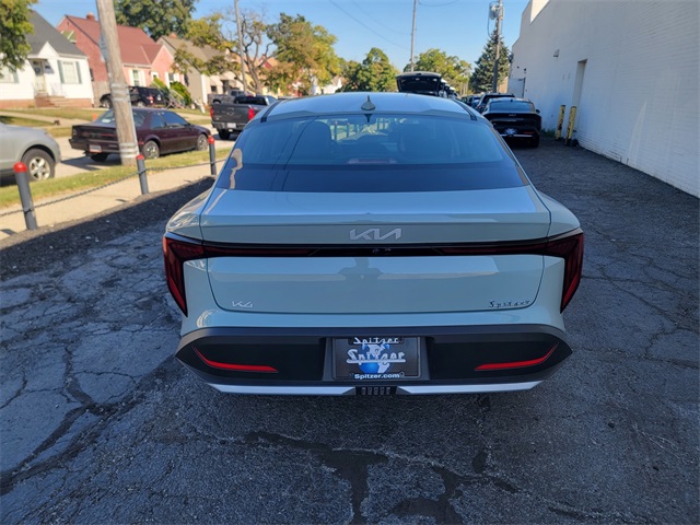 2025 Kia K4 LXS photo 3