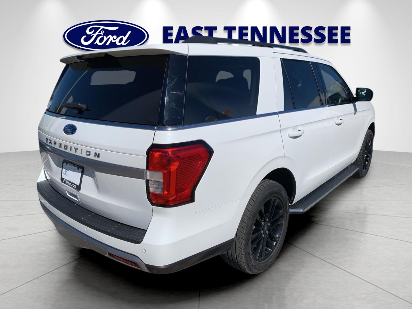 2022 Ford Expedition XLT photo 2