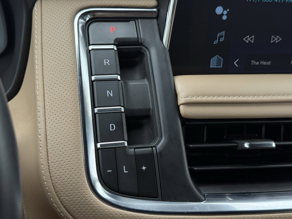 2024 Chevrolet Suburban Premier photo 30