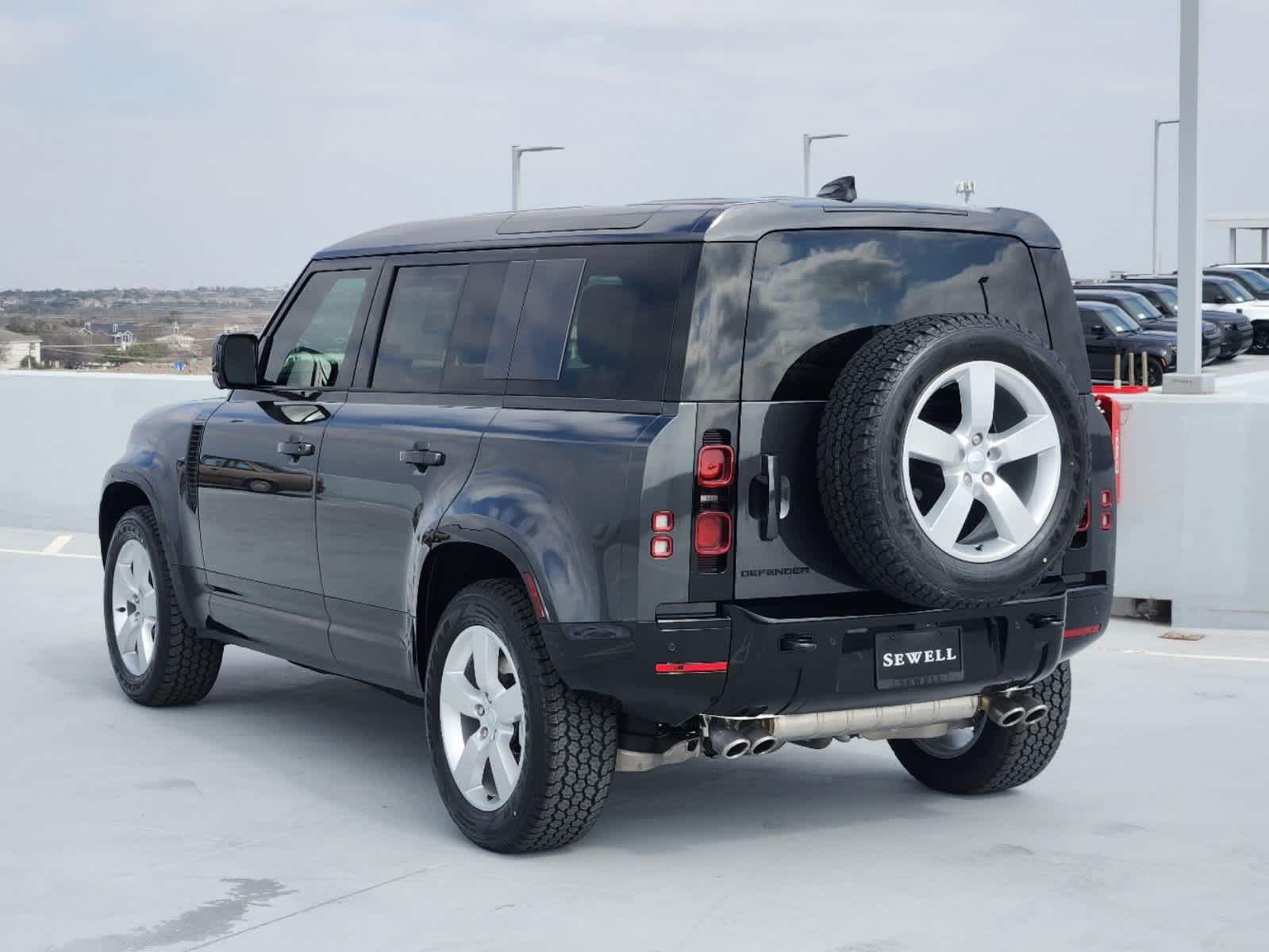 2025 Land Rover Defender 110 X-Dynamic SE photo 7