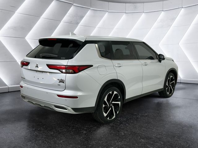 2023 Mitsubishi Outlander SE photo 4